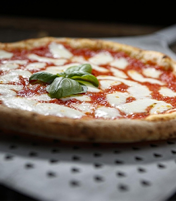 Forni a gas per pizzeria: come lavorare meglio faticando meno?