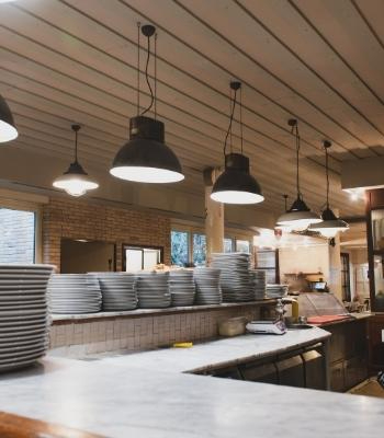Quale attrezzatura serve per una pizzeria?