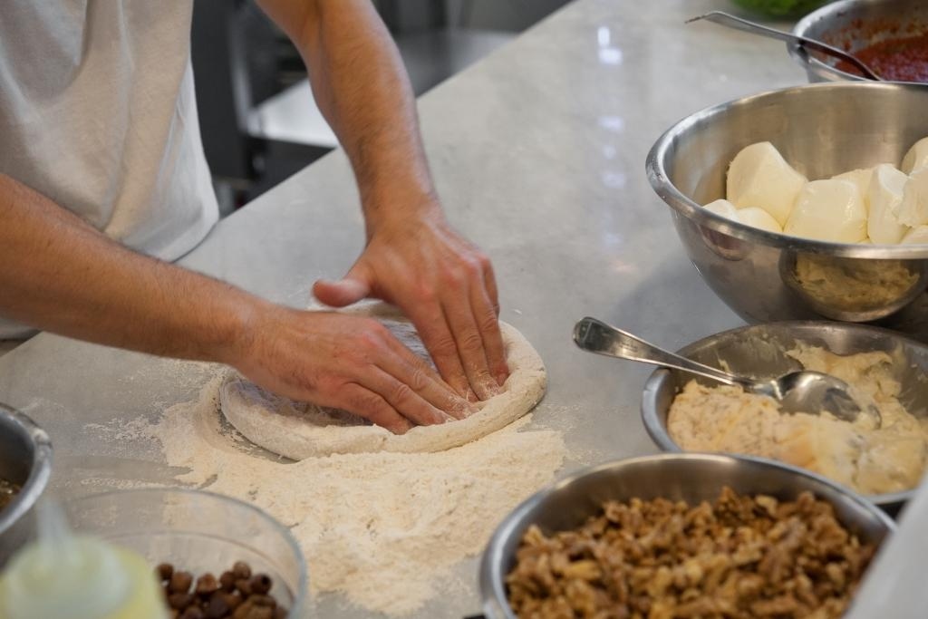 Cuocere perfettamente una pizza napoletana con il giusto forno elettrico