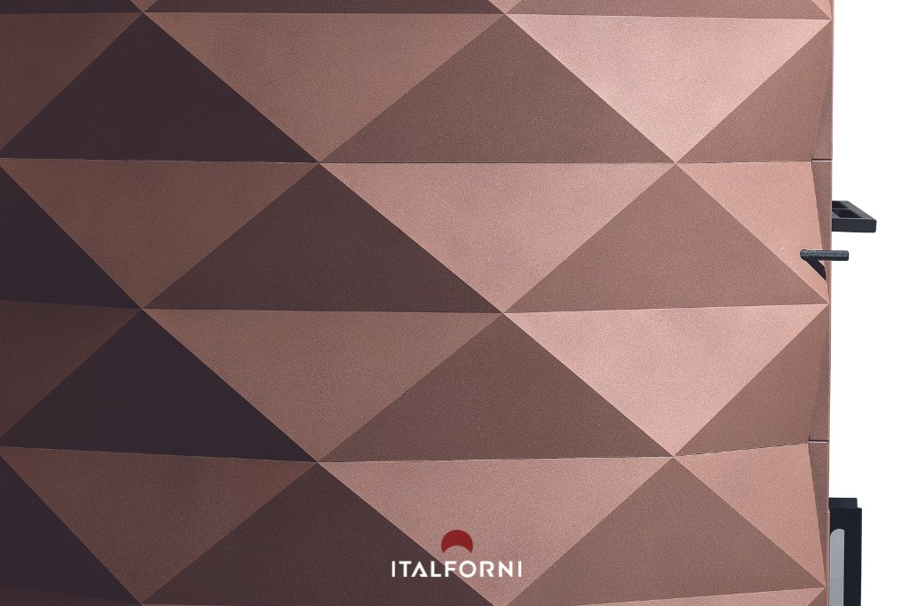 Forno per pizza di design: dettaglio del carter di Diamond