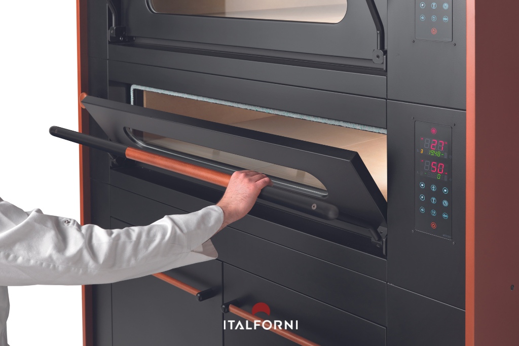 vantaggi e dettagli di cottura con la pietra refrattaria. Visor di Italforni